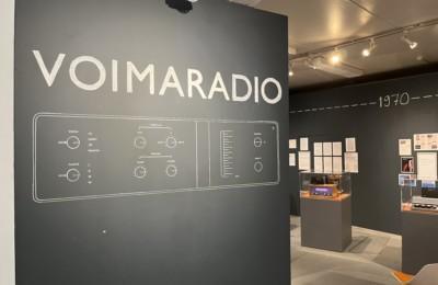 Voimaradio-näyttely Tekniikan museossa esittelee surroundia suomalaisittain