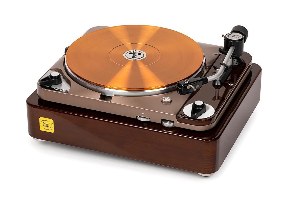 Thorens celebra il suo 140° anniversario con il giradischi TD 124 DD Anniversary.