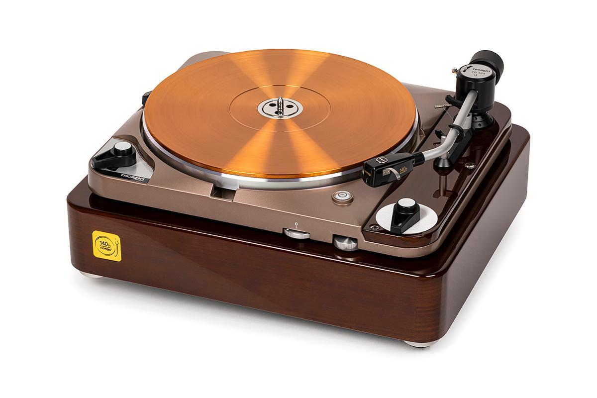 Thorens juhlistaa 140-vuotisjuhlaansa TD 124 DD Anniversary -levysoittimella