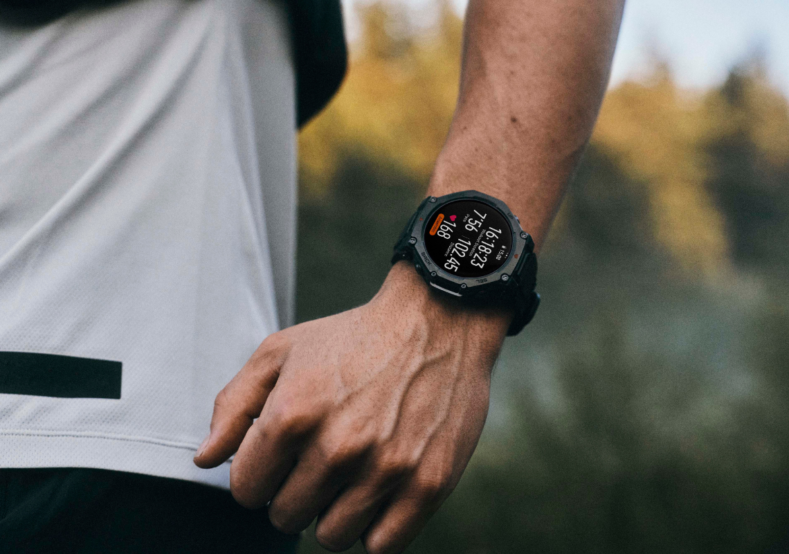 Amazfit T-Rex 3 Pro – Titaanirunkoinen seikkailukello kahdessa koossa, 3 000 nitin AMOLED ja sukellustuki