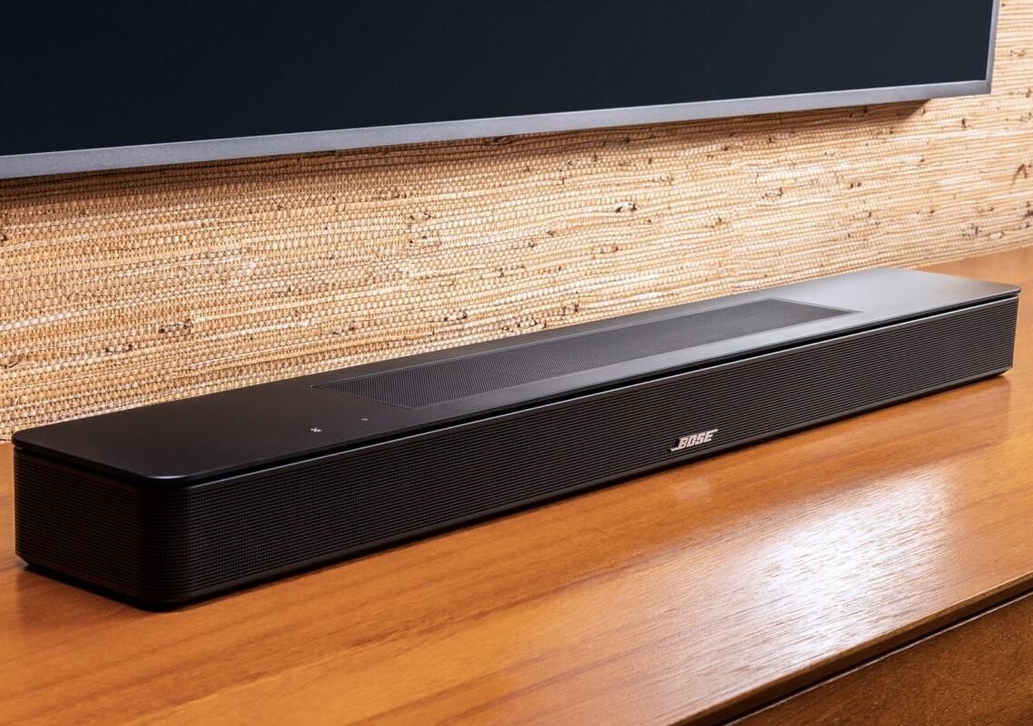 Boselta kompakti Dolby Atmos -soundbar
