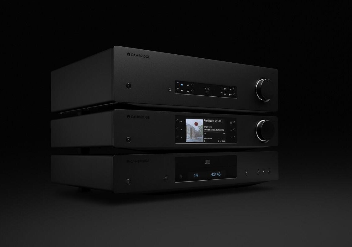 Musta tekee paluun – Cambridge Audio tuo klassikkolaitteet uuteen kuosiin ja lisää yhden yllättävän liitännän