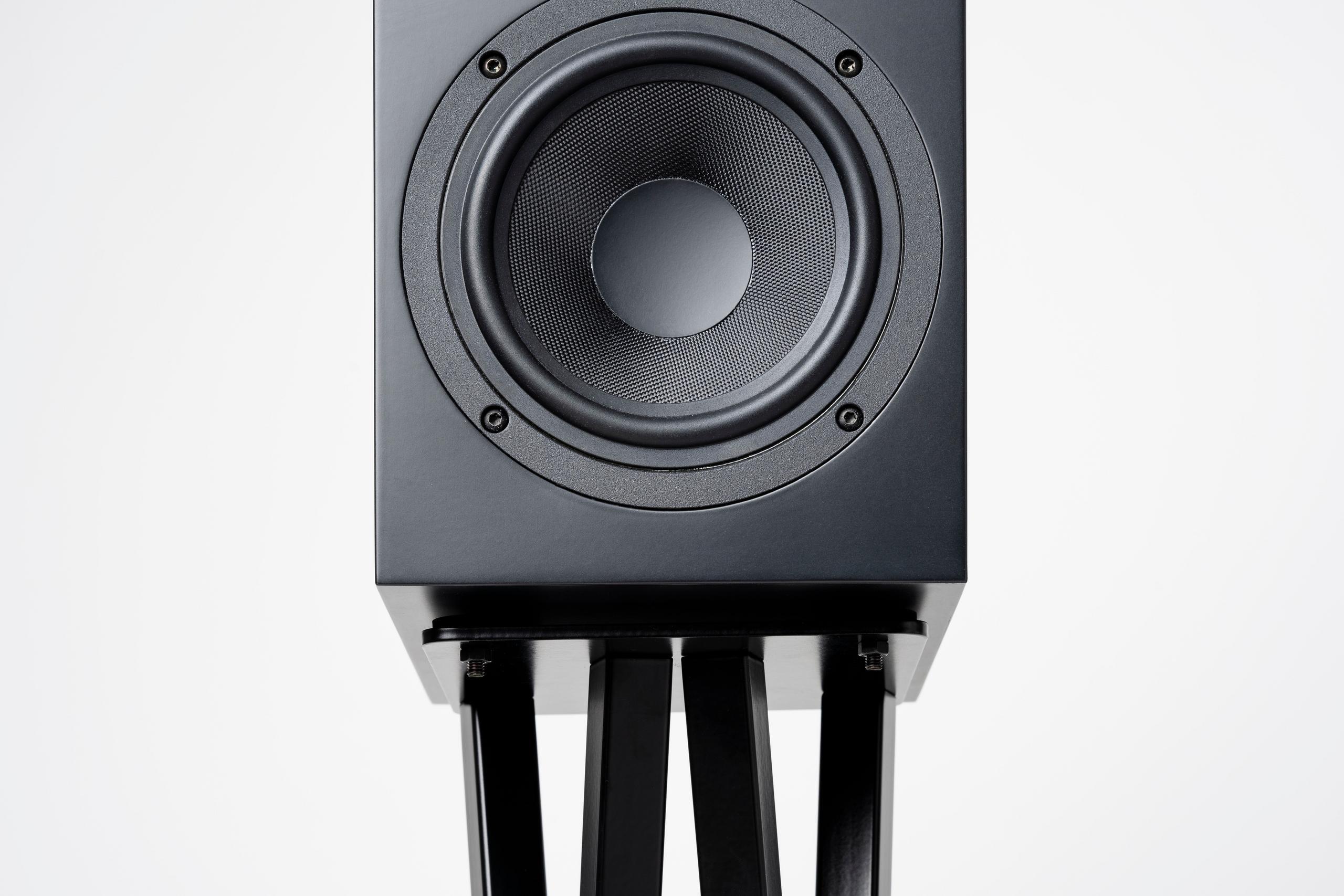 Pro-Ject uudet kaiutinjalustat