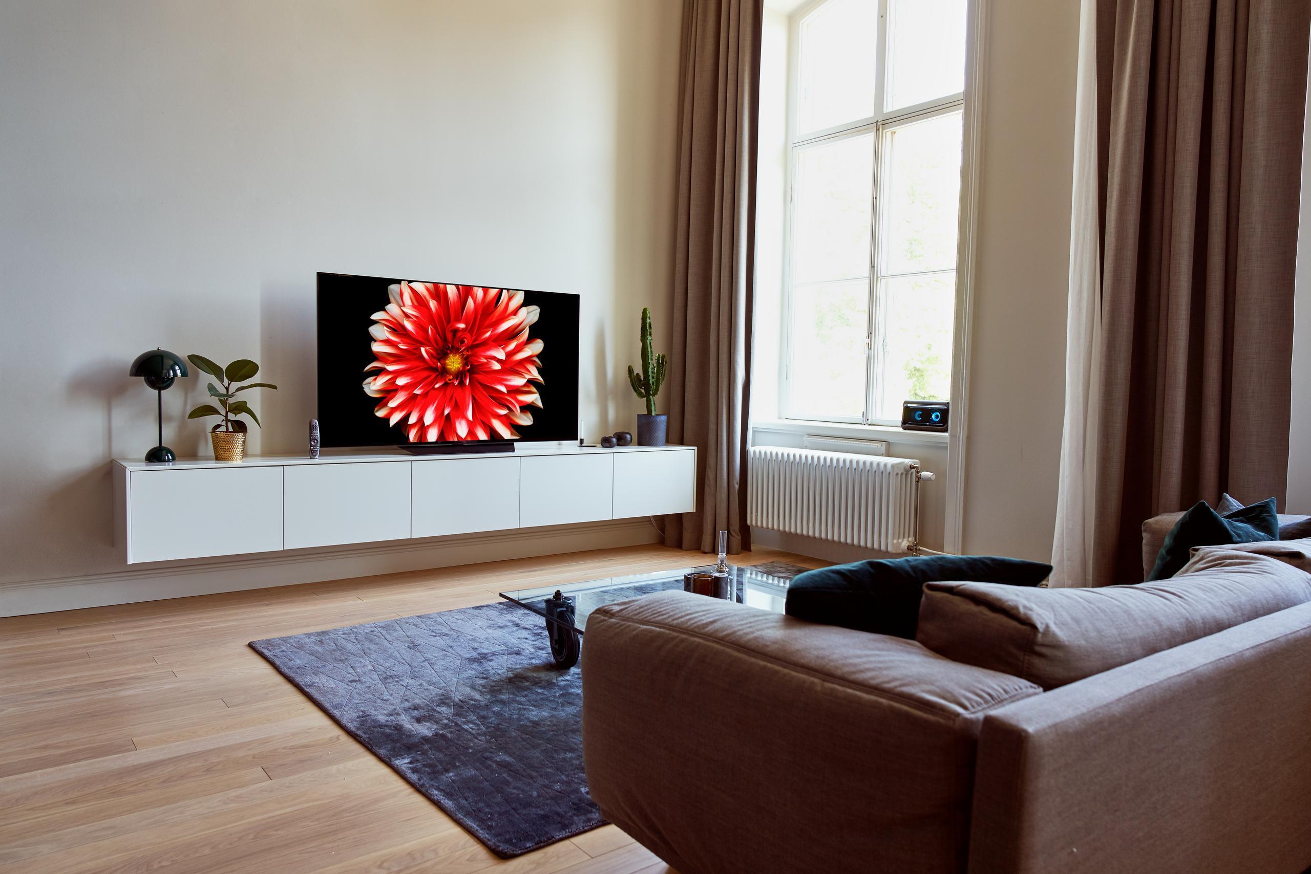 Testissä LG OLED 55B8 -televisio – mustinta mustaa