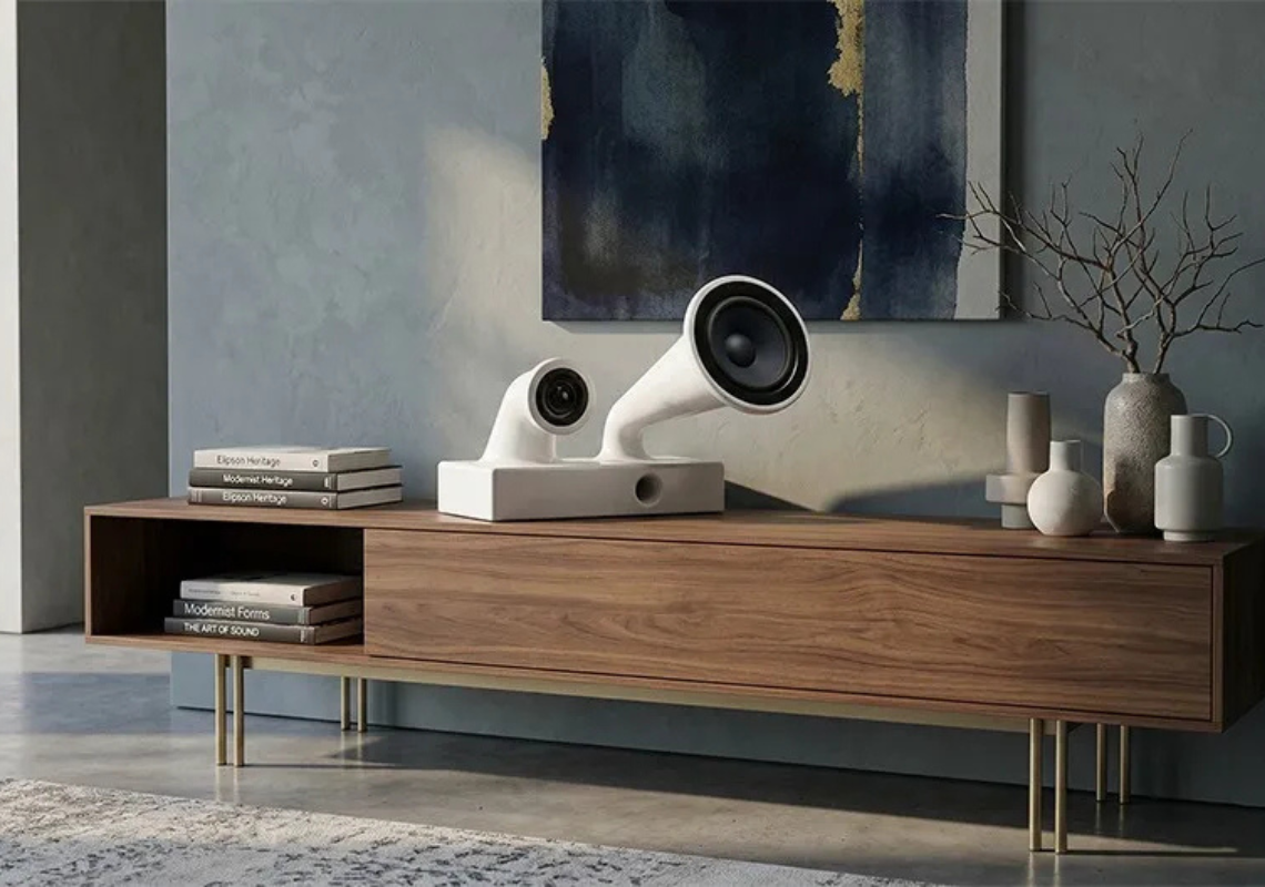Elipson ha portato due prototipi di diffusori acustici alla Settimana del Design di Milano.