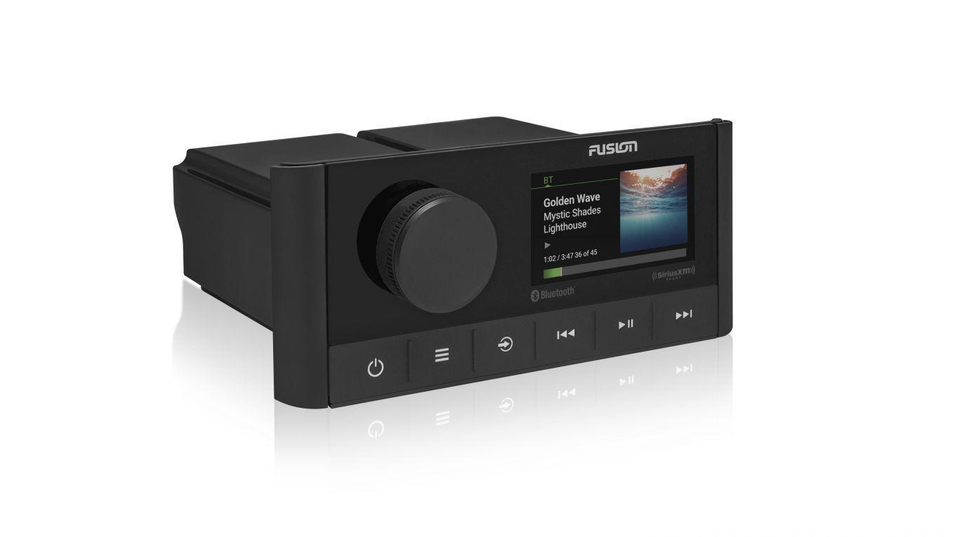 Garmin esitteli kaksi stereo- ja kaiutinsettiä veneisiin