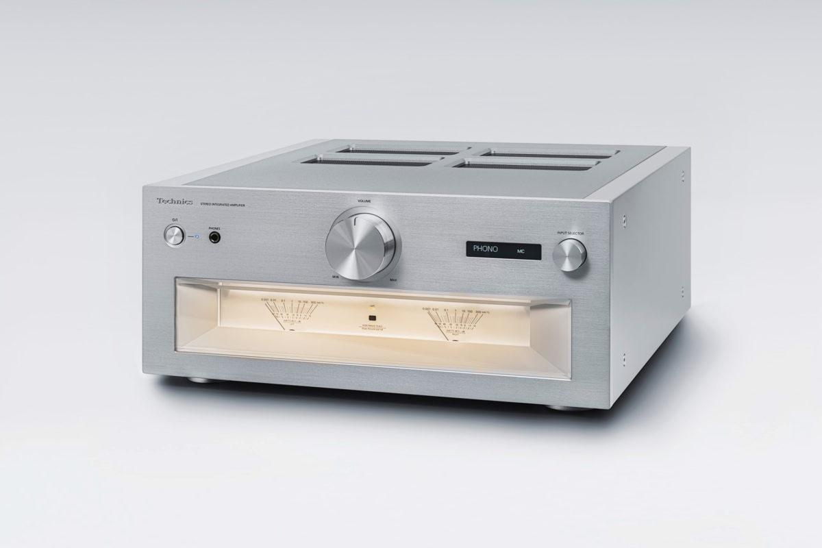 Testissä Technics SU-R1000 -vahvistin: Brutaalia digivääntöä!