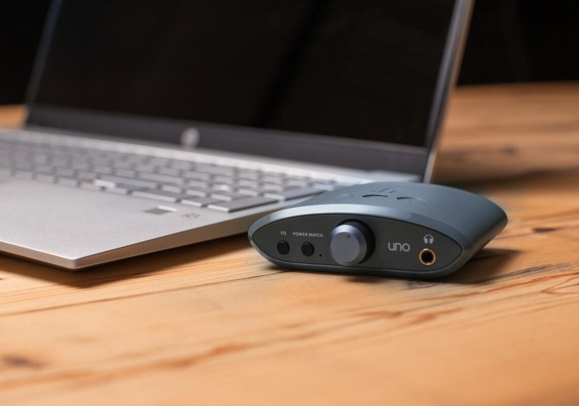 Due amplificatori/DAC per cuffie a prezzi accessibili di iFi Audio: tascabili e da scrivania.