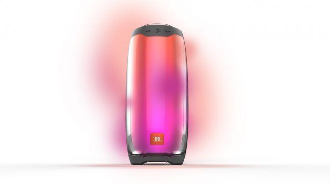 JBL esitteli bilehenkisellä LED-valaistuksella varustetun Pulse 4 -matkakaiuttimen