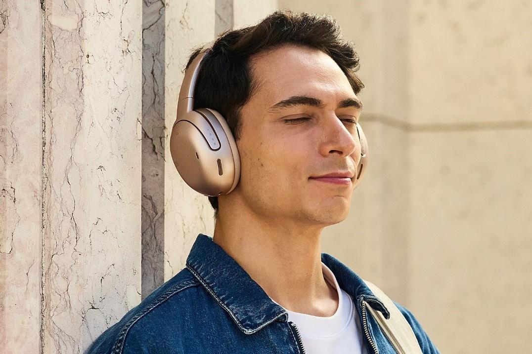 Kesaliite jbl tour one m3 kuulokkeet