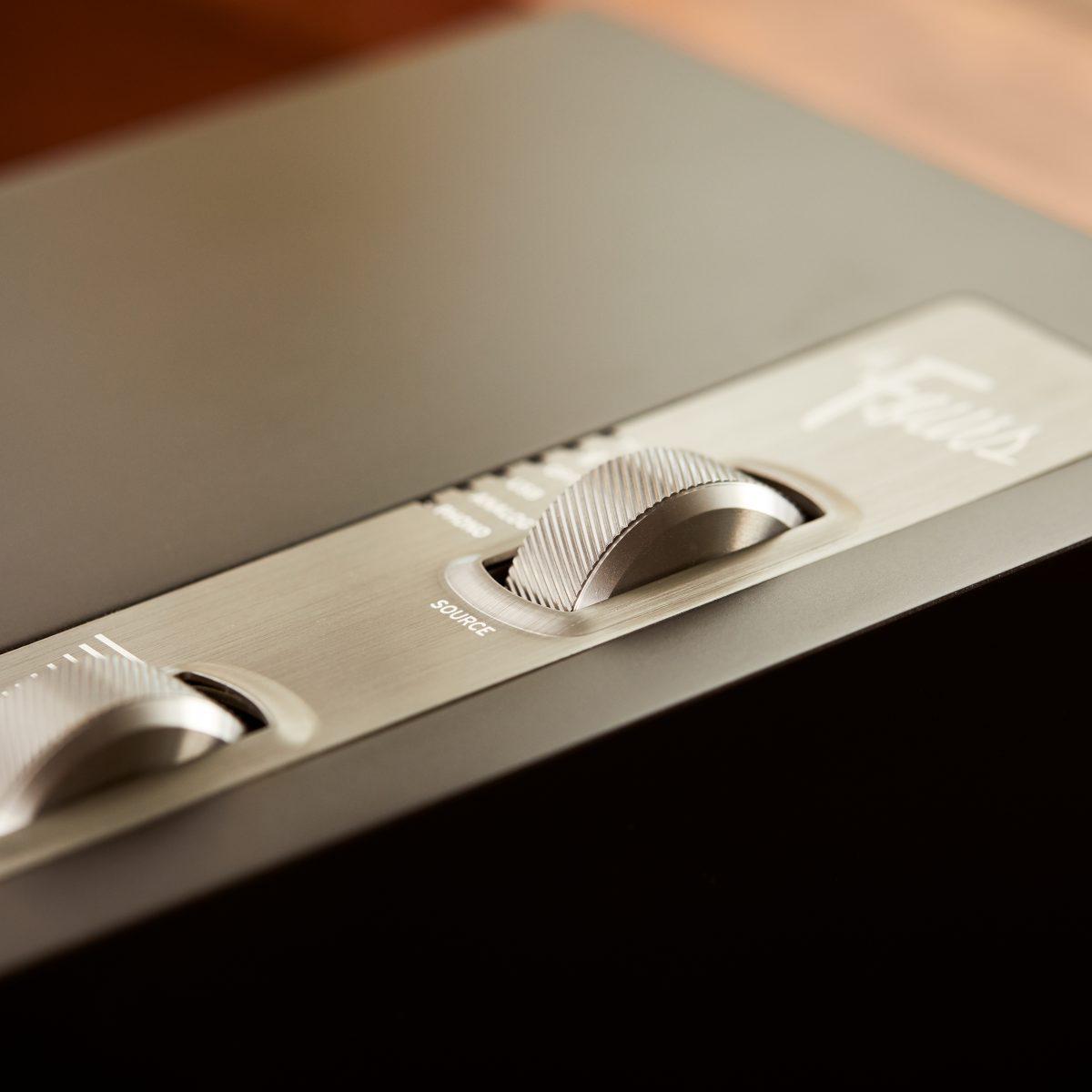 Klipsch The Fives detsku hallintapaneeli e1599678882973