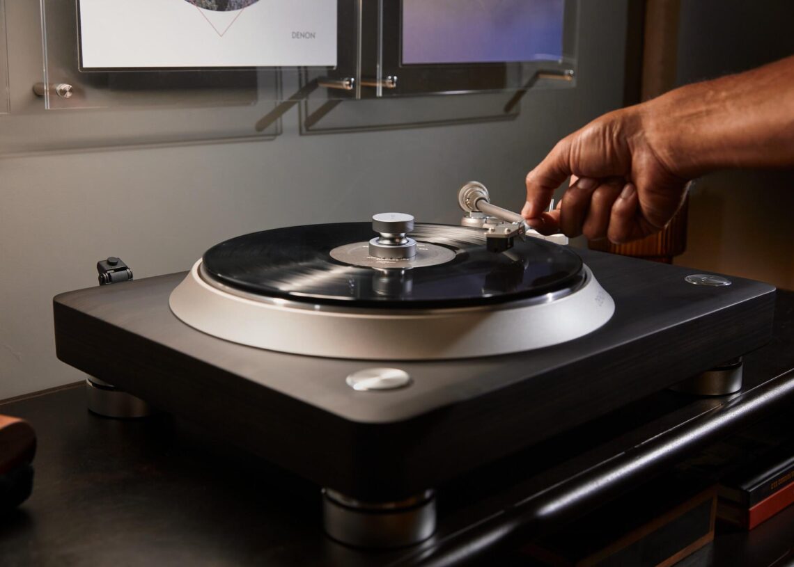 Denon esittelee DP-3000NE-levysoittimen