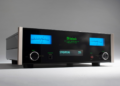McIntosh CS7500 AC kokoaa suoratoiston, levysoittimen ja television samaan high-end-esivahvistimeen