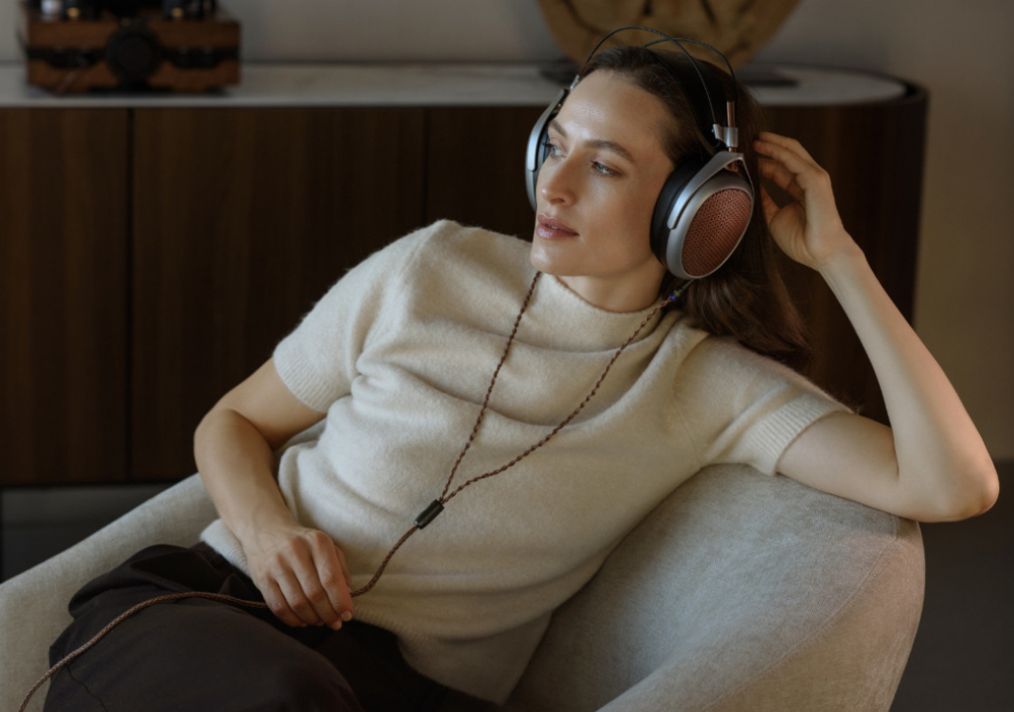Meze Audio POET – Le nuove cuffie planari aperte uniscono stile e tecnologia all'avanguardia.