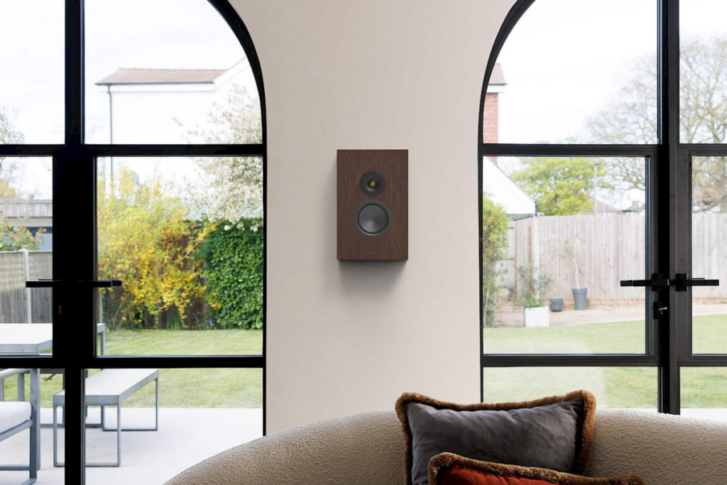 Monitor Audio Silver On-Wall 8G.