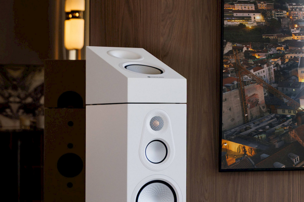 Monitor Audio Silver AMS 8G.