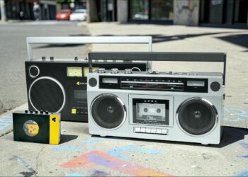 C-kasetti elää edelleen – Kokeilussa nykyajan Walkman, järeä ja moderni Ghetto Blaster ja edullinen retroboombox