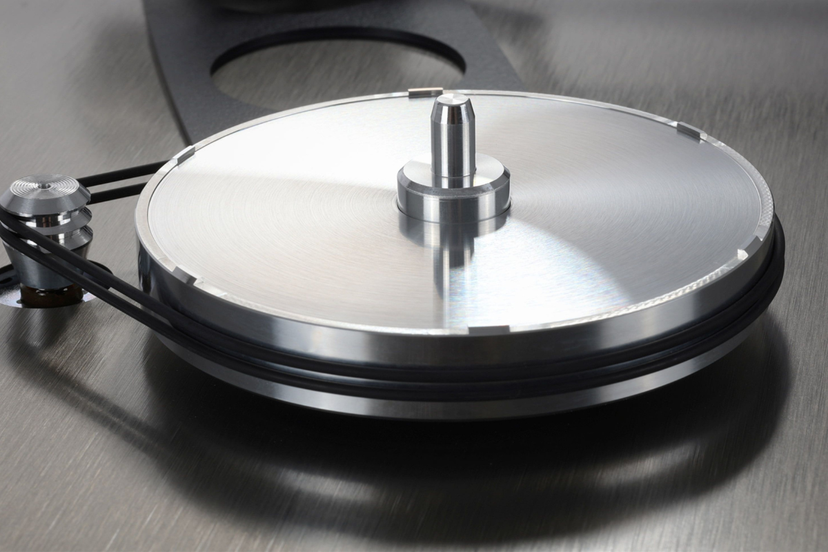 La Planar 6 RS Edition introduce un nuovo modello nella collezione Regan 2