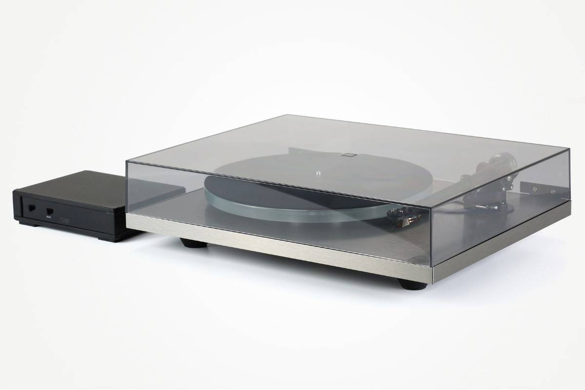 La Planar 6 RS Edition introduce un nuovo modello nella collezione Regan 4