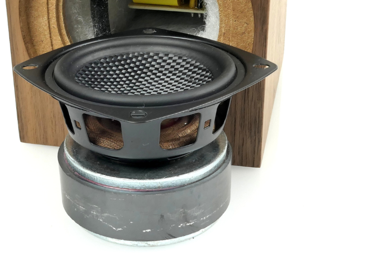 Pro Ject Speaker Box 3E Carbon – Un suono inconfondibile da altoparlanti super compatti 2