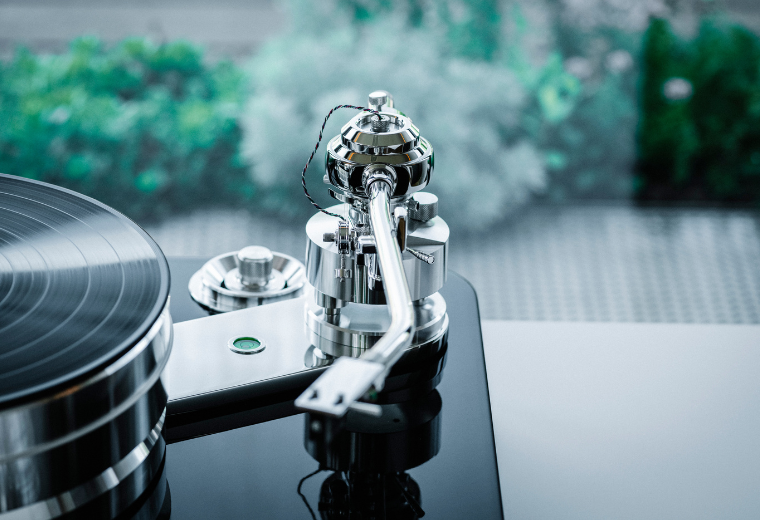 Pro Ject esittelee Signature 12.2 lippulaivalevysoittimen 1