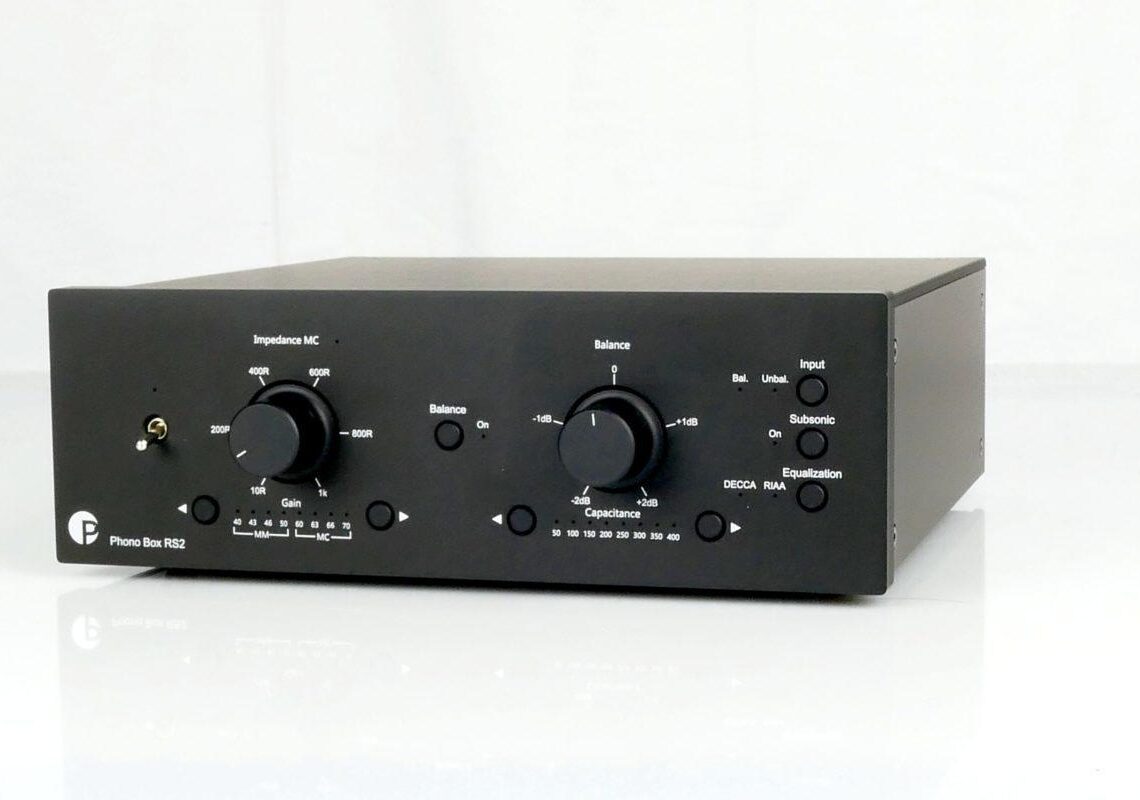 Test del preamplificatore per giradischi Pro-Ject Phono Box RS2: prestazioni di alto livello e regolazioni per i box