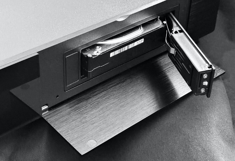 R Volution PlayerOne 8K media player 2