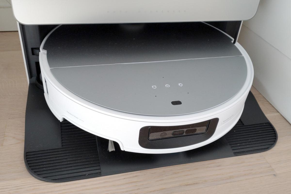 Roborock Saros10 telakassa NETTI