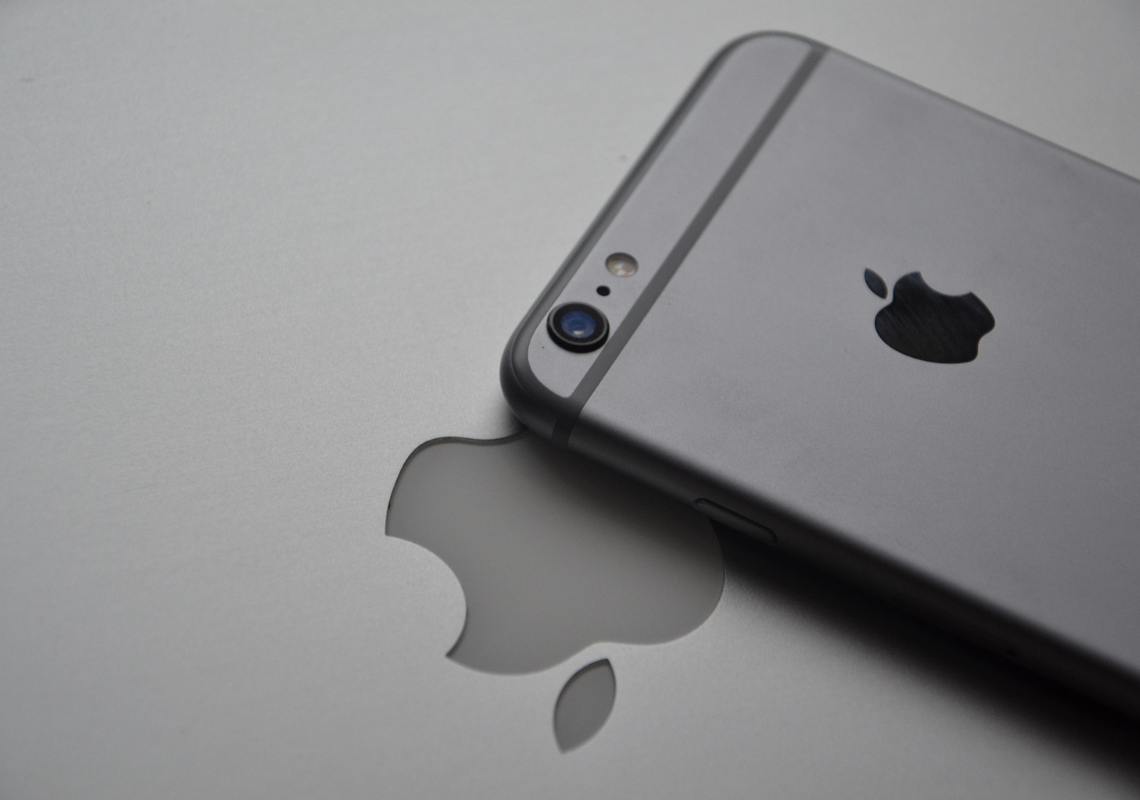 Taitettava Apple iPhone odotettavissa vuonna 2026