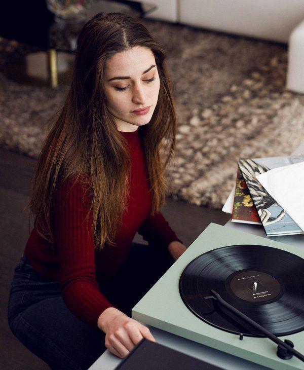 Tone Turntable Lifestyle 1 600x730 1