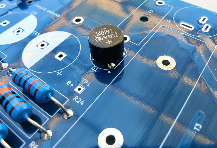 Kit di costruzione per amplificatore a valvole microamplificatore Uraltone EL95 (9 pezzi)