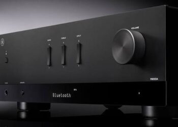 Yamahan uusi edullinen R200A-viritinvahvistin luottaa perinteiseen stereoon – yllättäen ilman verkkosoitinta