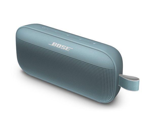 Kokeilussa Bose SoundLink Flex: Rokkaava kaiutin rannalle