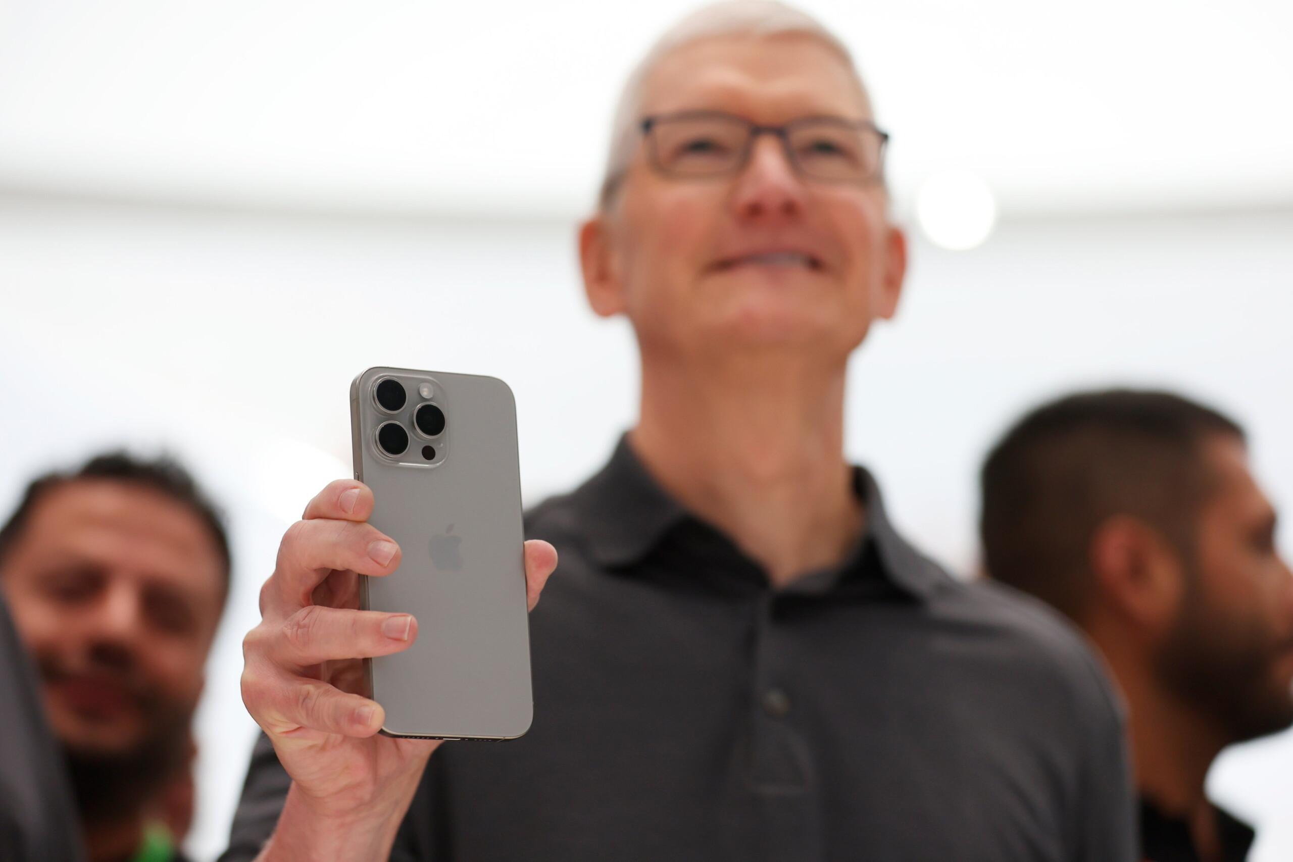Apple esitteli uudet iPhone-mallit USB-C-liitännällä