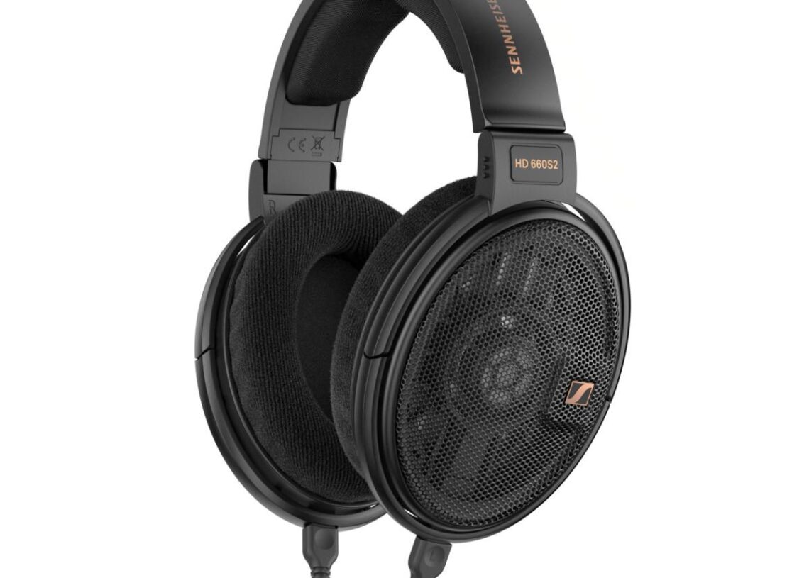 Un aggiornamento di un classico: Sennheiser presenta le nuove cuffie HD 660 S2.