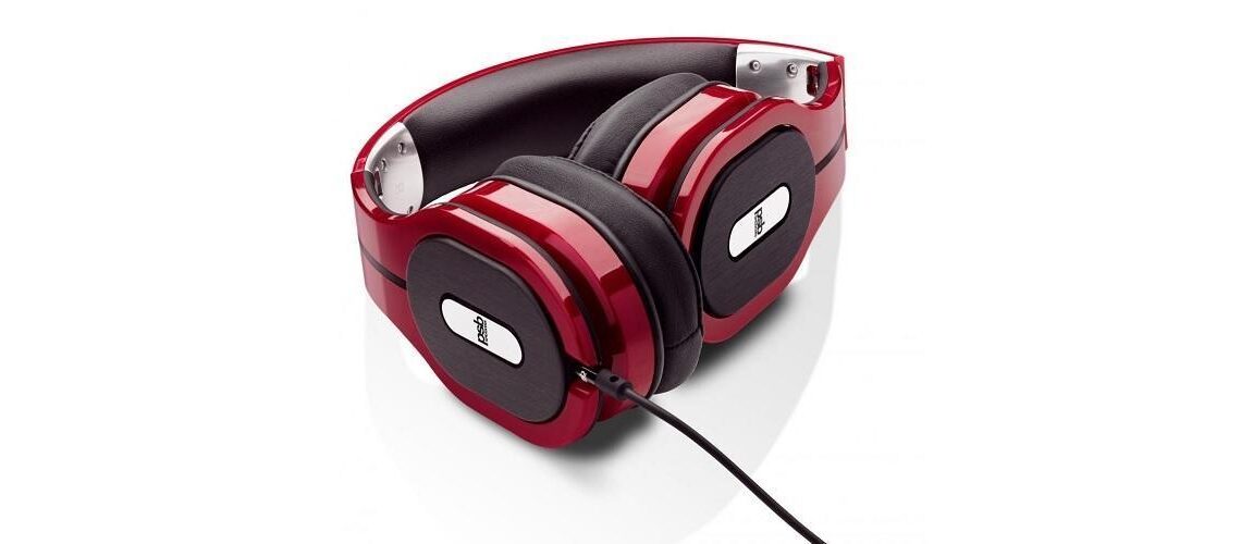 Cuffie eleganti ed ergonomiche con tecnologia “Room Feel”.
