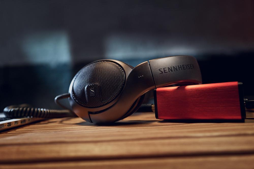 Sennheiserilta referenssitason HD 400 Pro -studiokuulokkeet